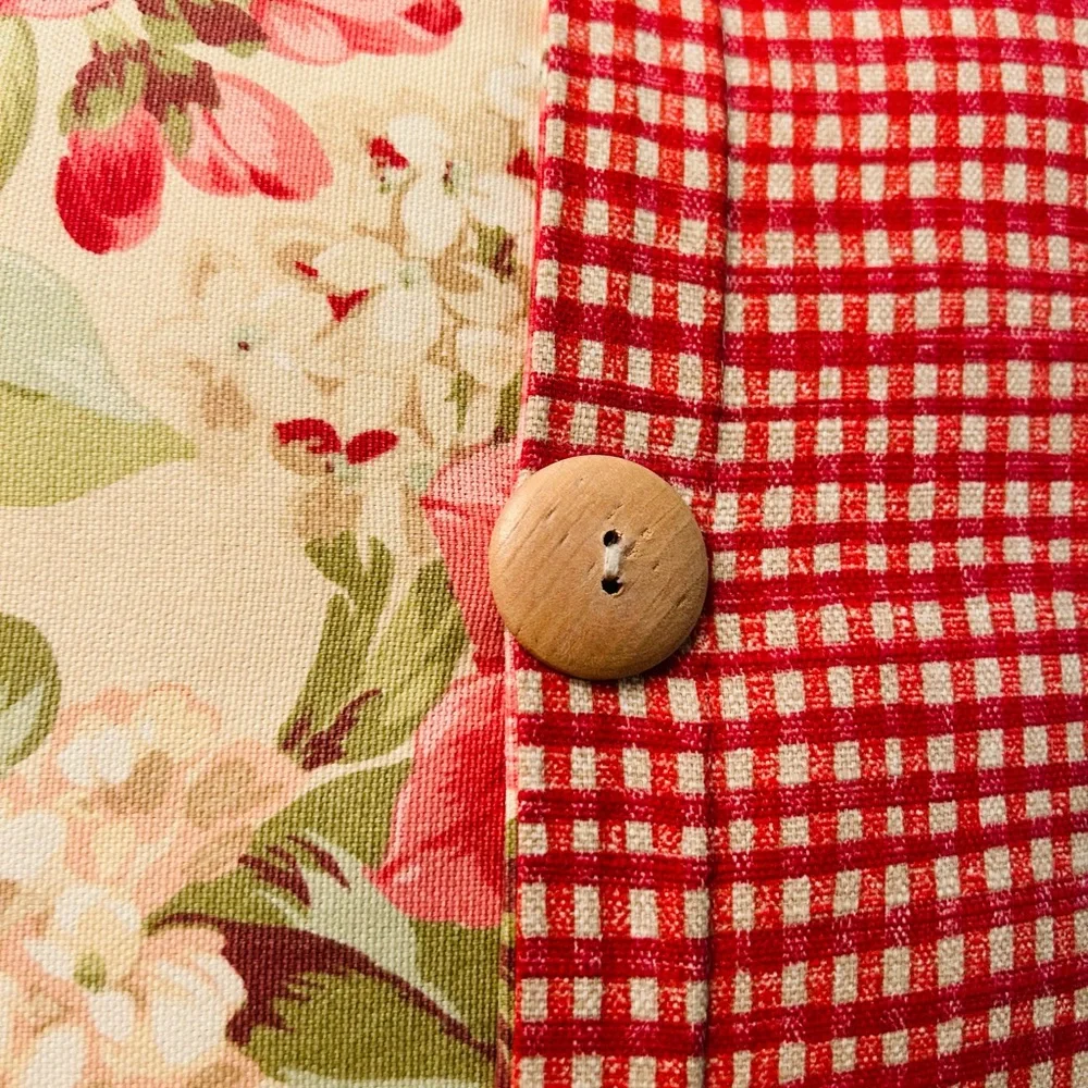 18” Square Floral Button Country Cottage Style Throw Pilllow